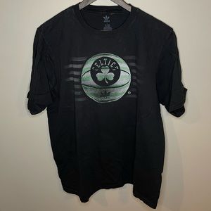 Boston Celtics - faded black retro NBA basketball tee - adidas - size L